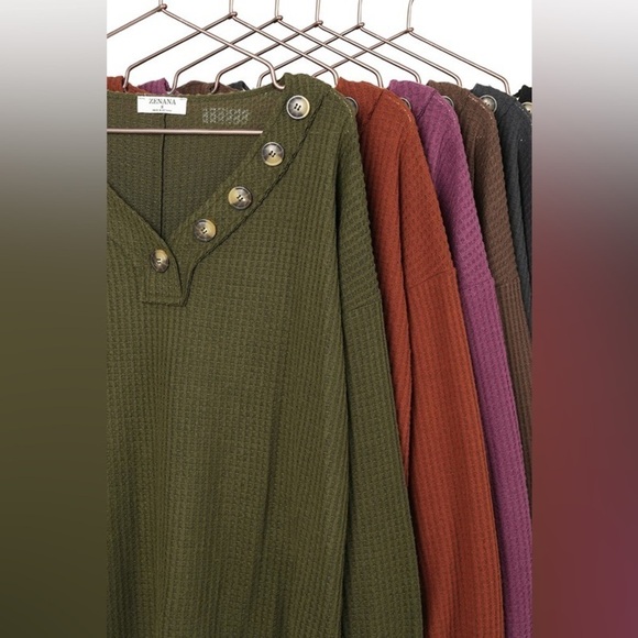 Zenana Women's Soft Brushed Waffle V-Neck Button Sweater Sz Small, Dark Burgundy - Picture 3 of 5